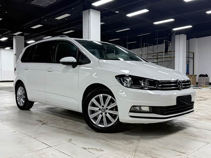 Фото 2 - Volkswagen Touran L