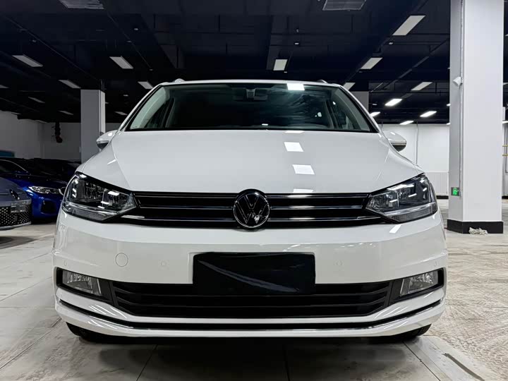 Фото 4 - Volkswagen Touran L