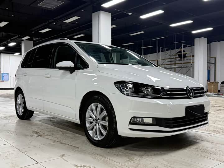 Фото 5 - Volkswagen Touran L