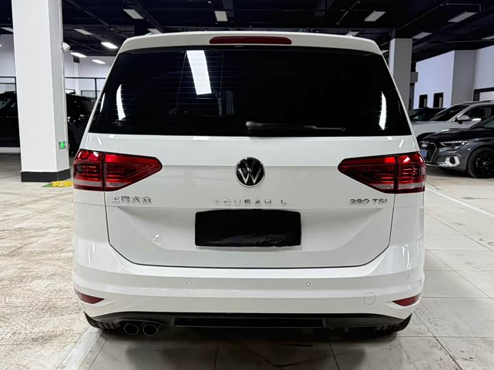 Фото 7 - Volkswagen Touran L