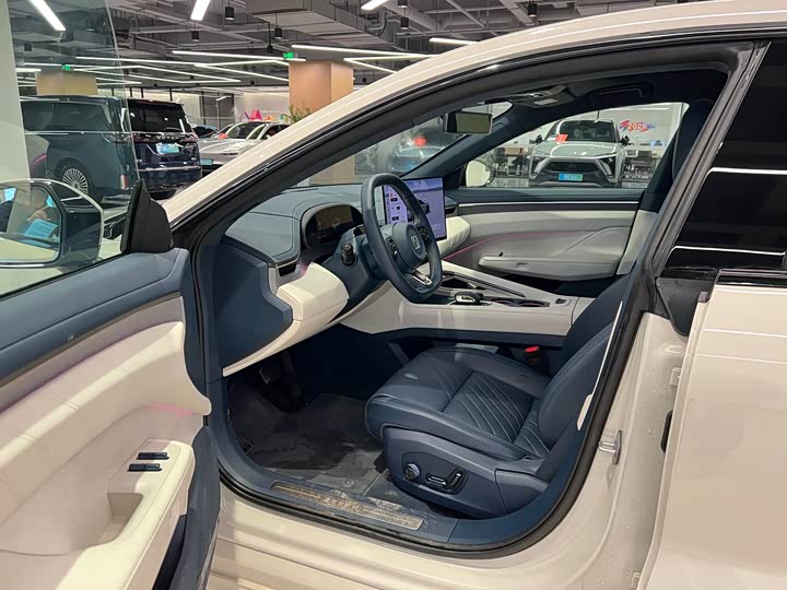 Фото 8 - Zeekr 001