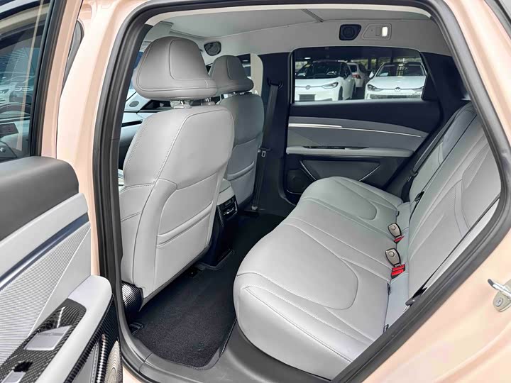 Фото 6 - XPeng Mona M03