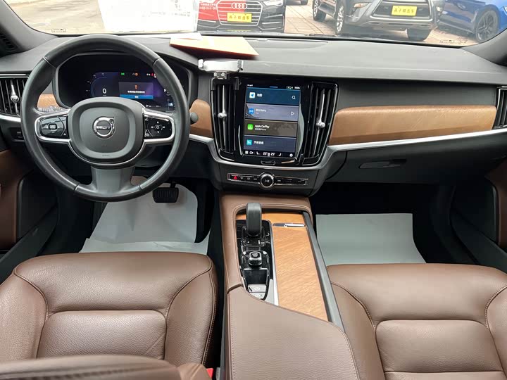 Фото 7 - Volvo S90