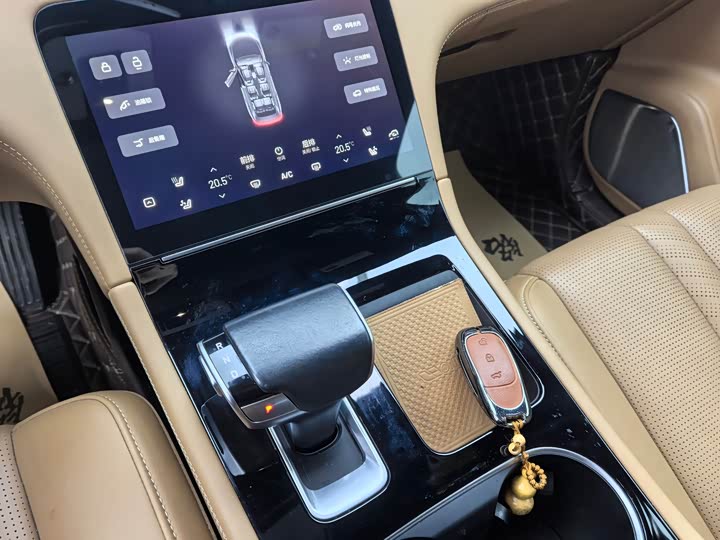 Фото 4 - LiXiang One