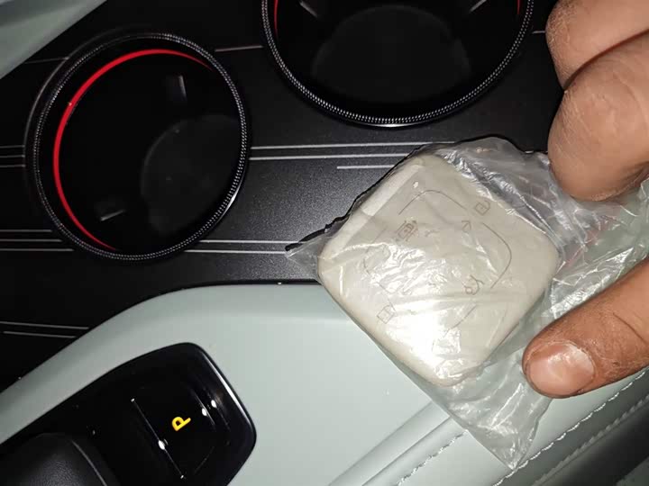 Фото 9 - Zeekr 001