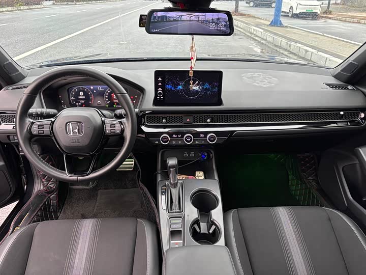 Фото 8 - Honda Civic