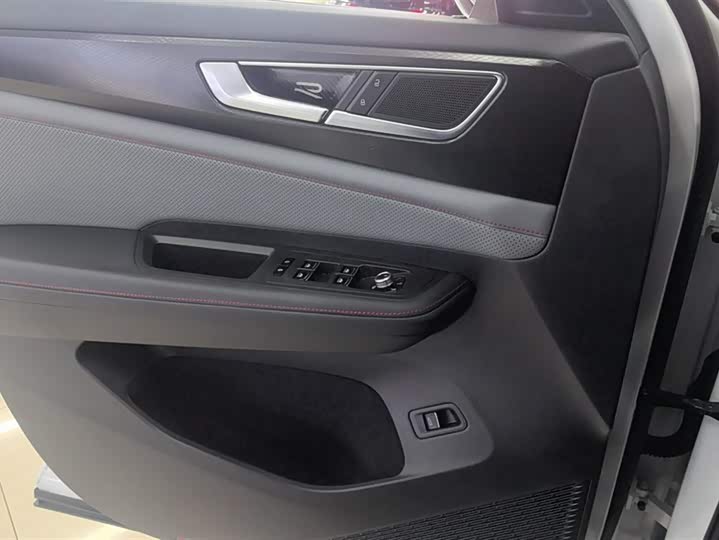 Фото 7 - Volkswagen Teramont X