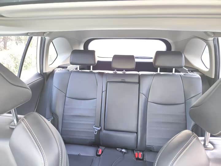 Фото 7 - Toyota Wildlander