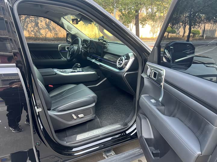 Фото 9 - Tank 400 Hybrid