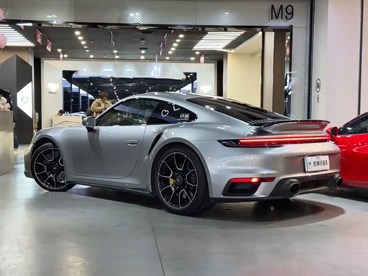 Фото 4 - Porsche 911