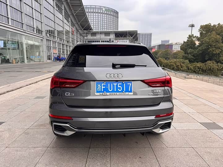 Фото 8 - Audi Q3