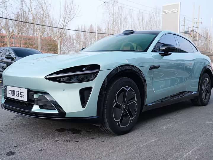 Фото 1 - Xiaomi YU7