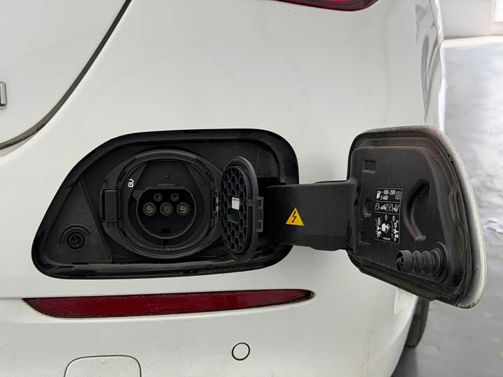 Фото 8 - Mercedes-Benz C-Class Hybrid