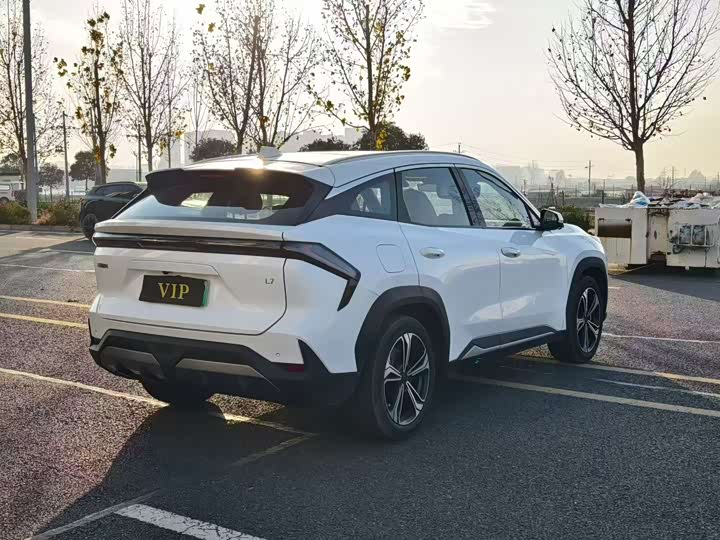 Фото 7 - Geely Galaxy L7