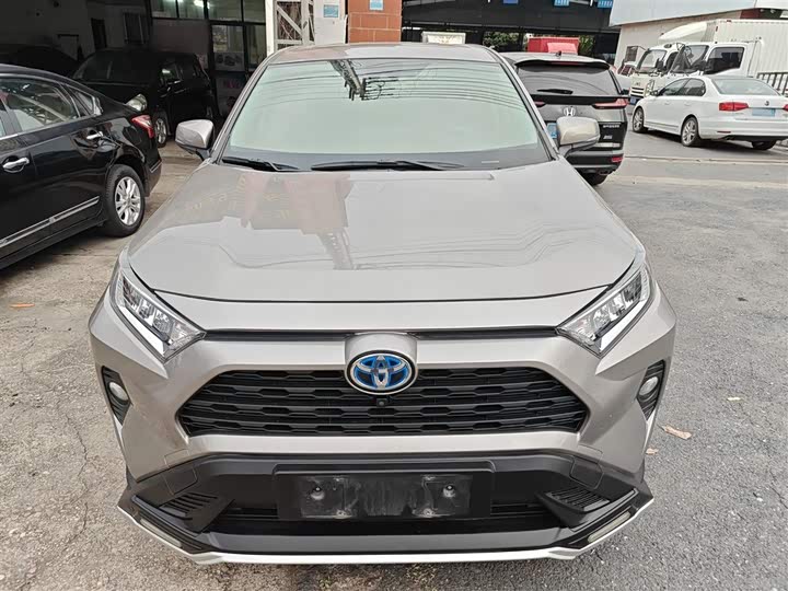 Фото 3 - Toyota RAV4