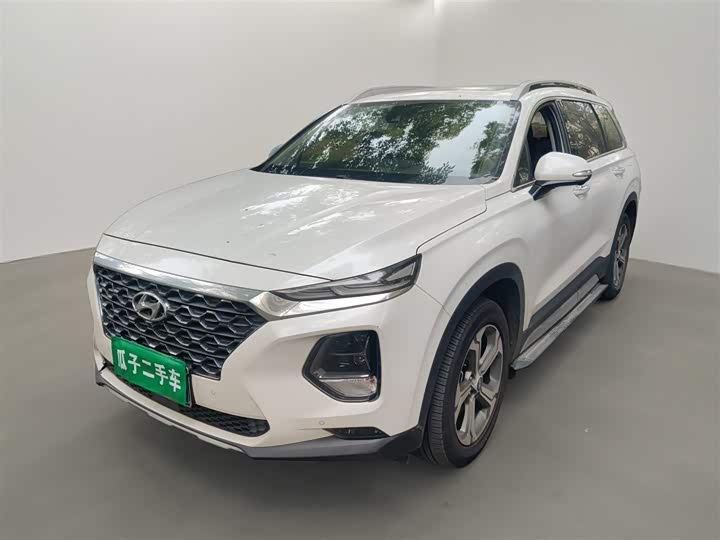 Фото 2 - Hyundai Santa Fe