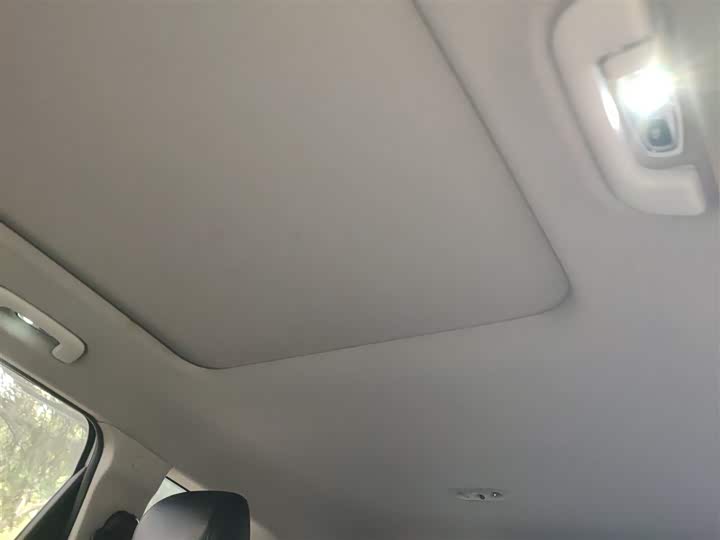 Фото 9 - Hyundai Santa Fe