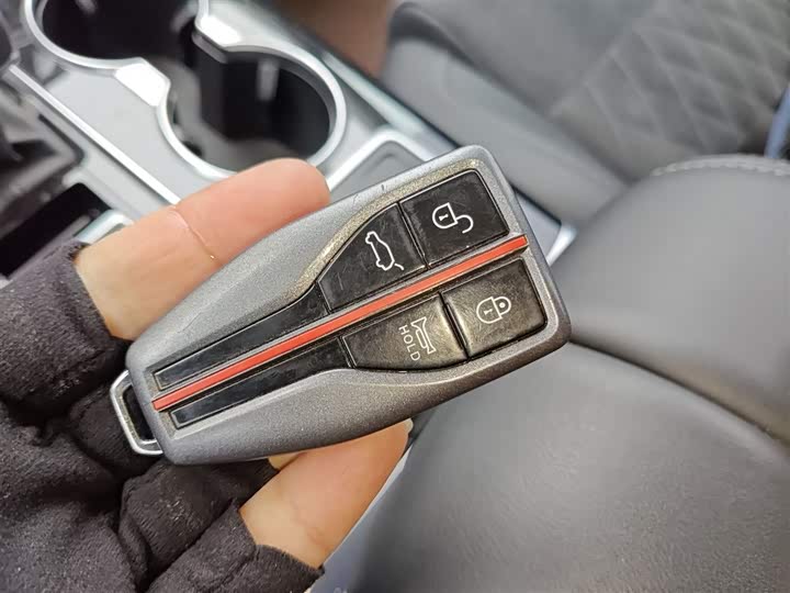 Фото 9 - Hongqi HS7