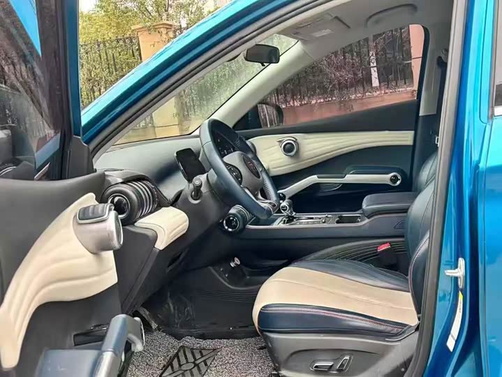 Фото 8 - BYD Yuan Plus