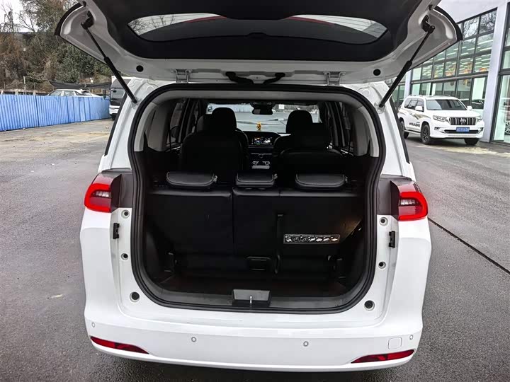 Фото 2 - GAC Trumpchi M6