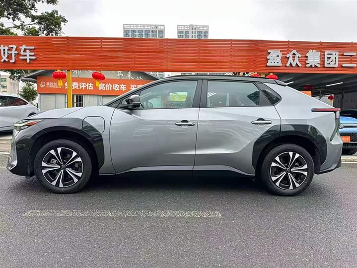 Фото 4 - Toyota bZ4X