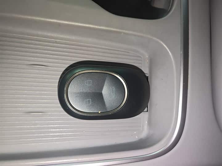 Фото 9 - Nio EC6