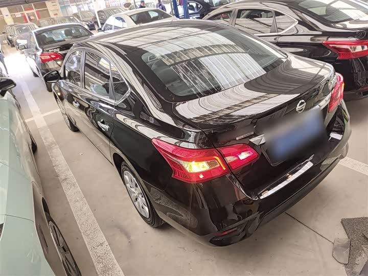 Фото 5 - Nissan Sylphy