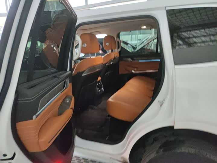 Фото 6 - Tank 500 Hybrid