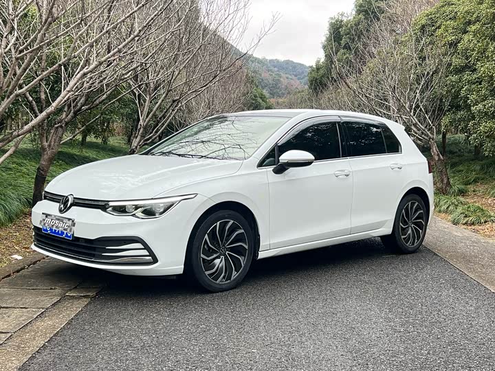 Фото 1 - Volkswagen Golf