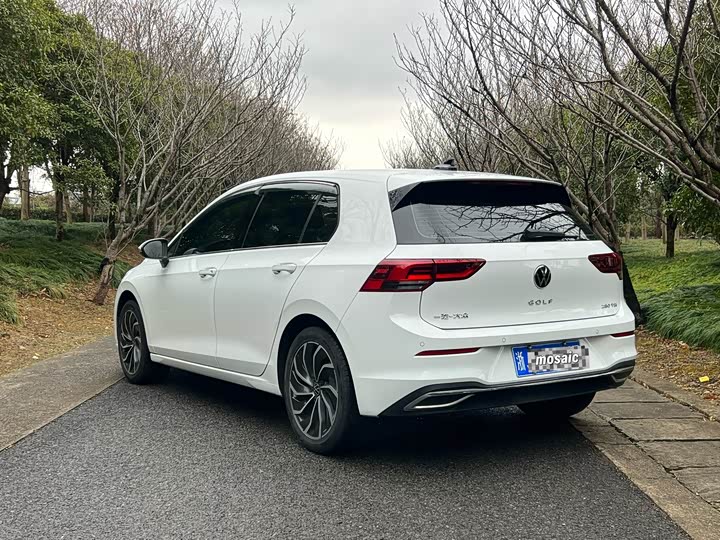 Фото 2 - Volkswagen Golf