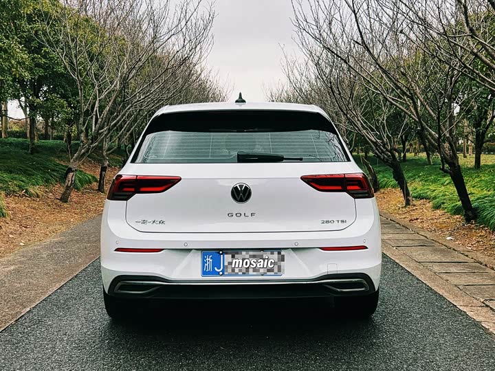 Фото 5 - Volkswagen Golf