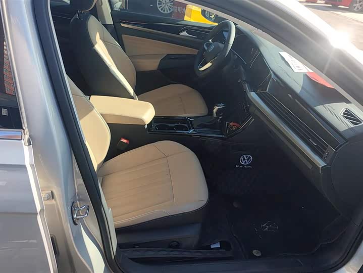 Фото 8 - Volkswagen Passat