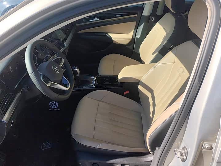 Фото 9 - Volkswagen Passat