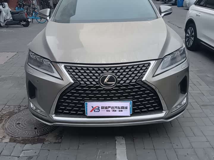 Фото 4 - Lexus RX