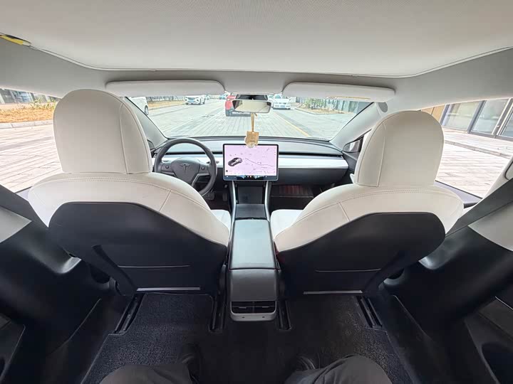 Фото 6 - Tesla Model 3