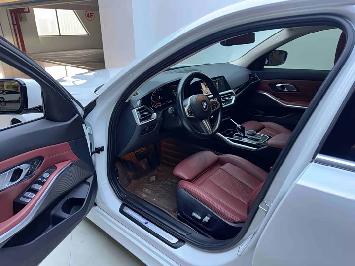 Фото 9 - BMW 3 Series