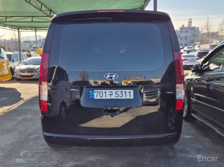 Фото 4 - Hyundai Staria