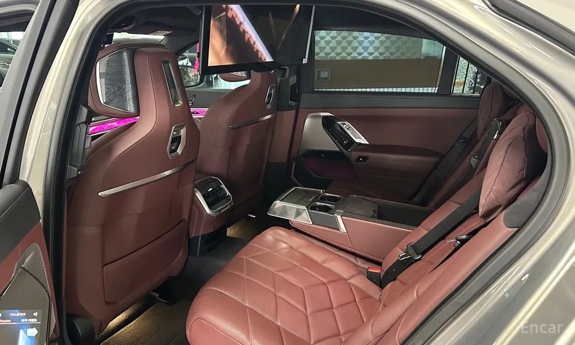 Фото 11 - BMW 7 Series