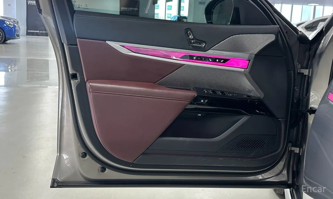 Фото 13 - BMW 7 Series