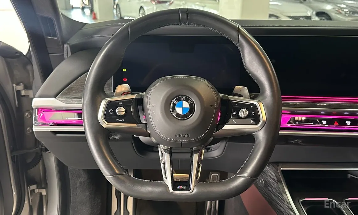 Фото 15 - BMW 7 Series