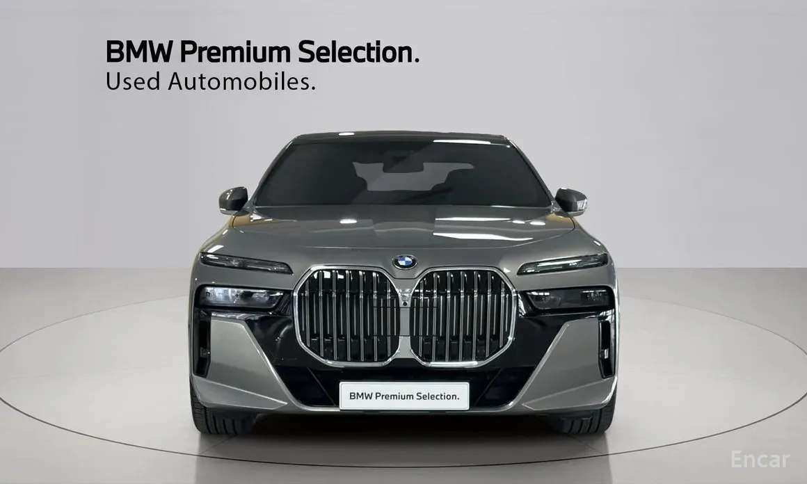 Фото 3 - BMW 7 Series