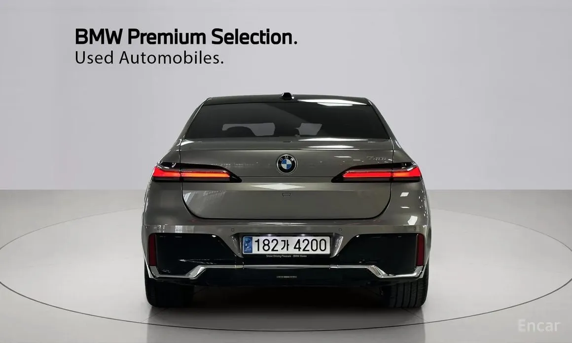 Фото 4 - BMW 7 Series