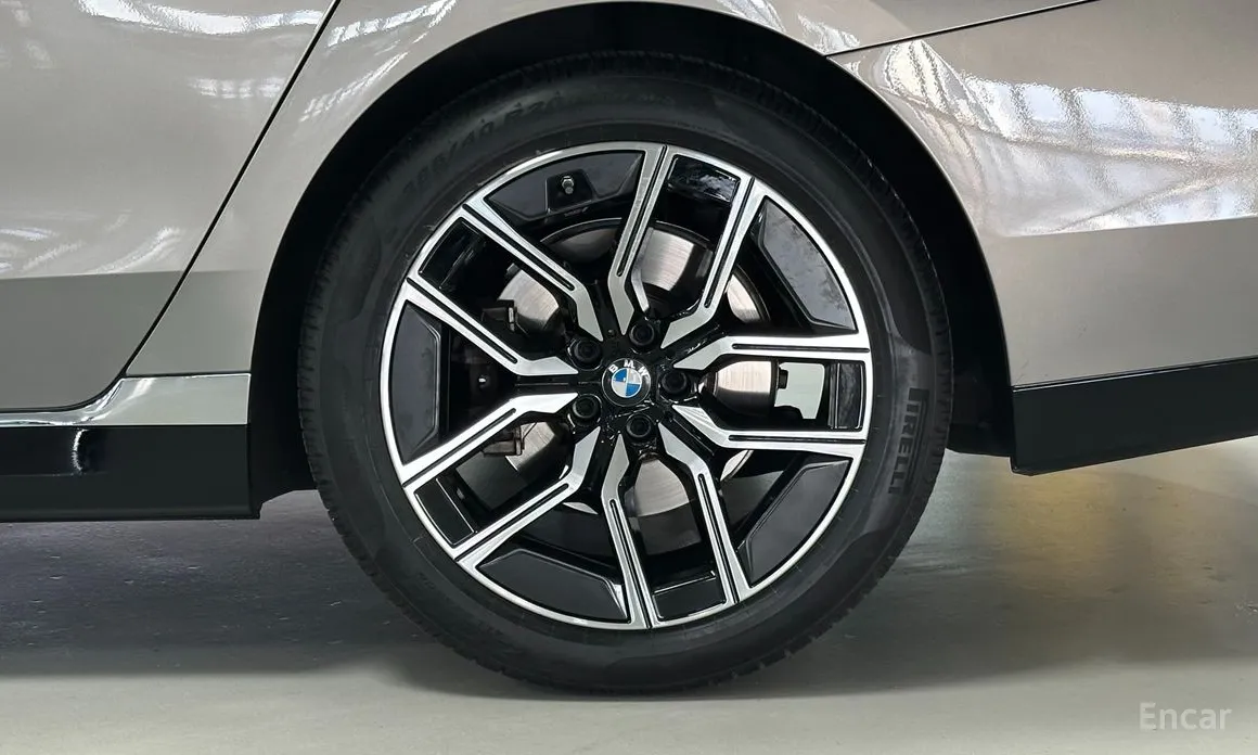 Фото 5 - BMW 7 Series