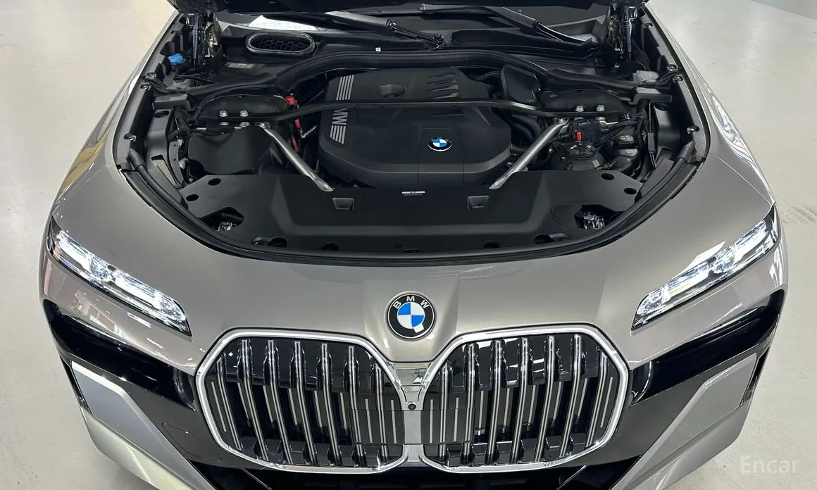 Фото 6 - BMW 7 Series