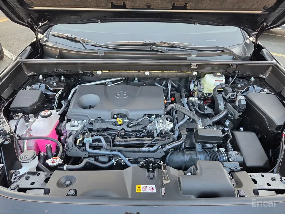 Фото 14 - Toyota RAV4