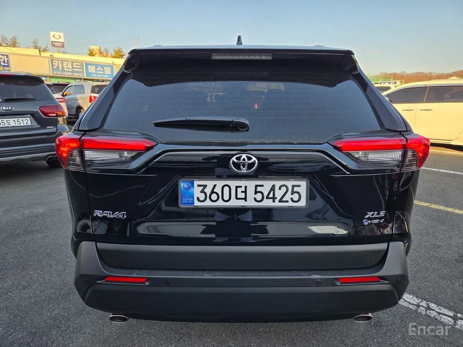 Фото 4 - Toyota RAV4