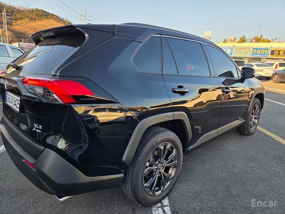 Фото 6 - Toyota RAV4