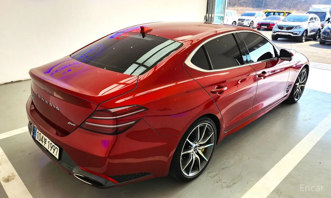 Фото 12 - Genesis G70