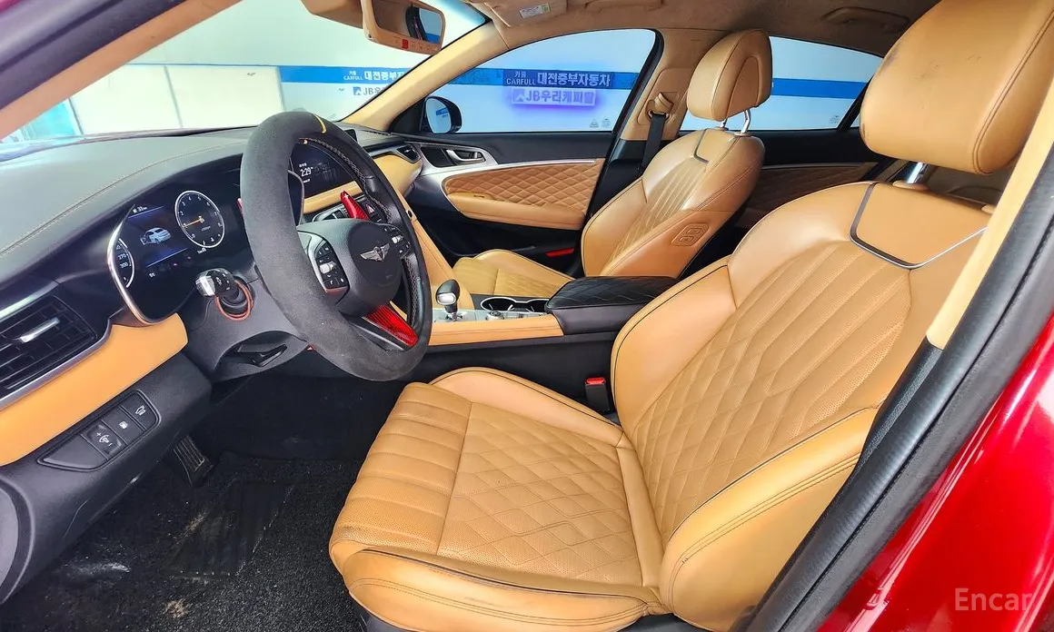 Фото 15 - Genesis G70