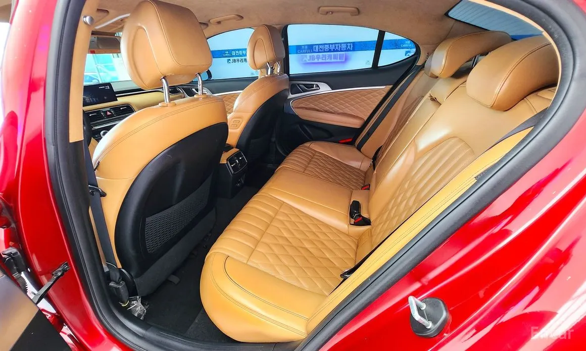 Фото 16 - Genesis G70